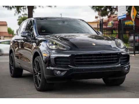 More photos of 2018 Porsche Cayenne Platinum Edition at SoCal Auto Auction, CA